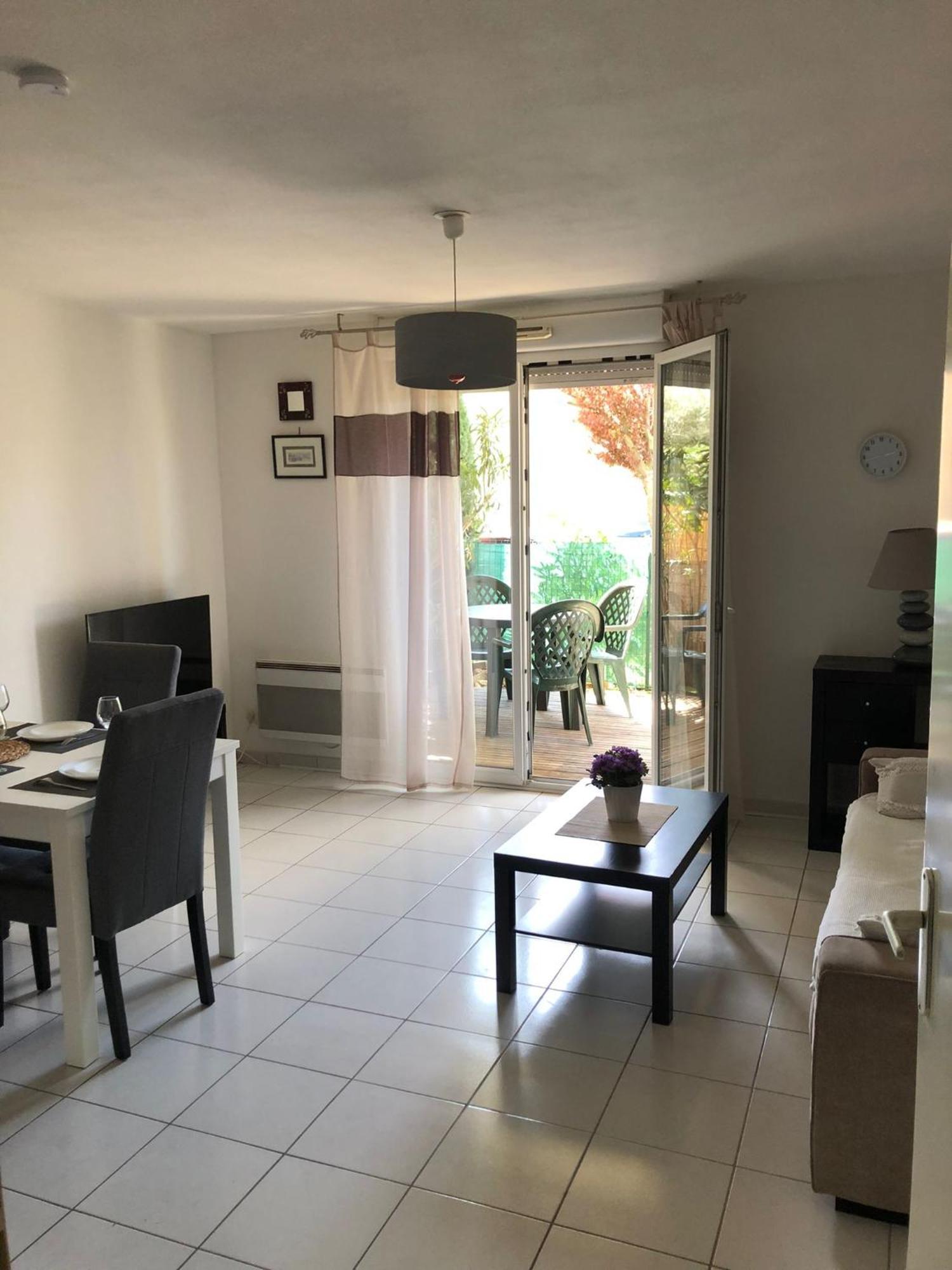 Apartamento Les Jardins De Garance Aviñón Exterior foto