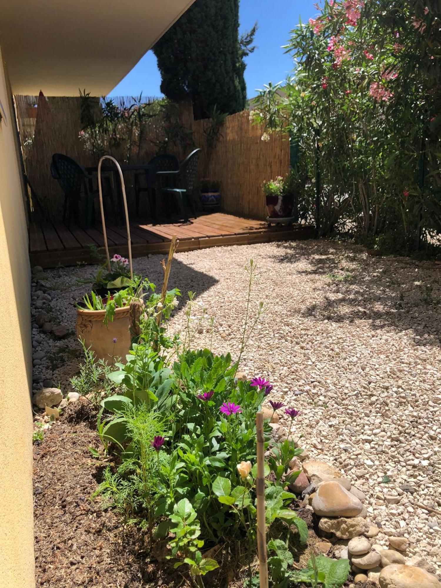 Apartamento Les Jardins De Garance Aviñón Exterior foto